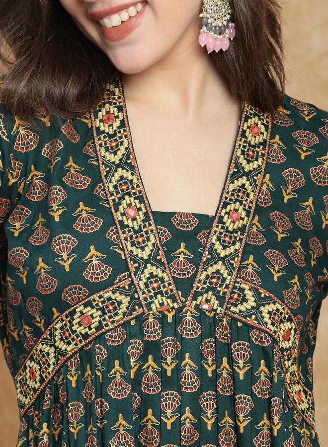 globus Women Green Floral Print Lace Insert Kurta with Straight Pant Set - Image 3